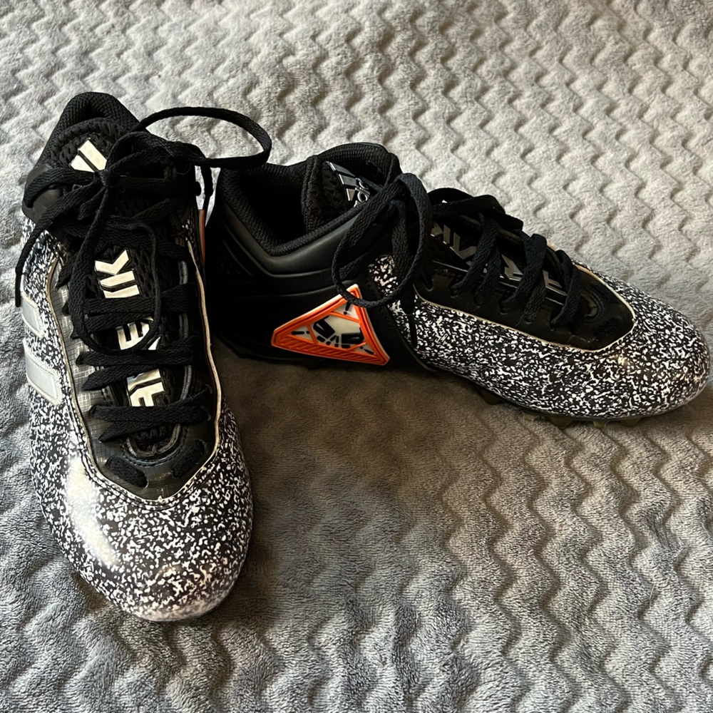 Youth Boys Adidas Football Cleats Size 4